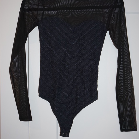 SOLDLong Sleeve Mesh Crepe Sweetheart Bodysuit Abercrombie & Fitch Size X-Small - Picture 4 of 7